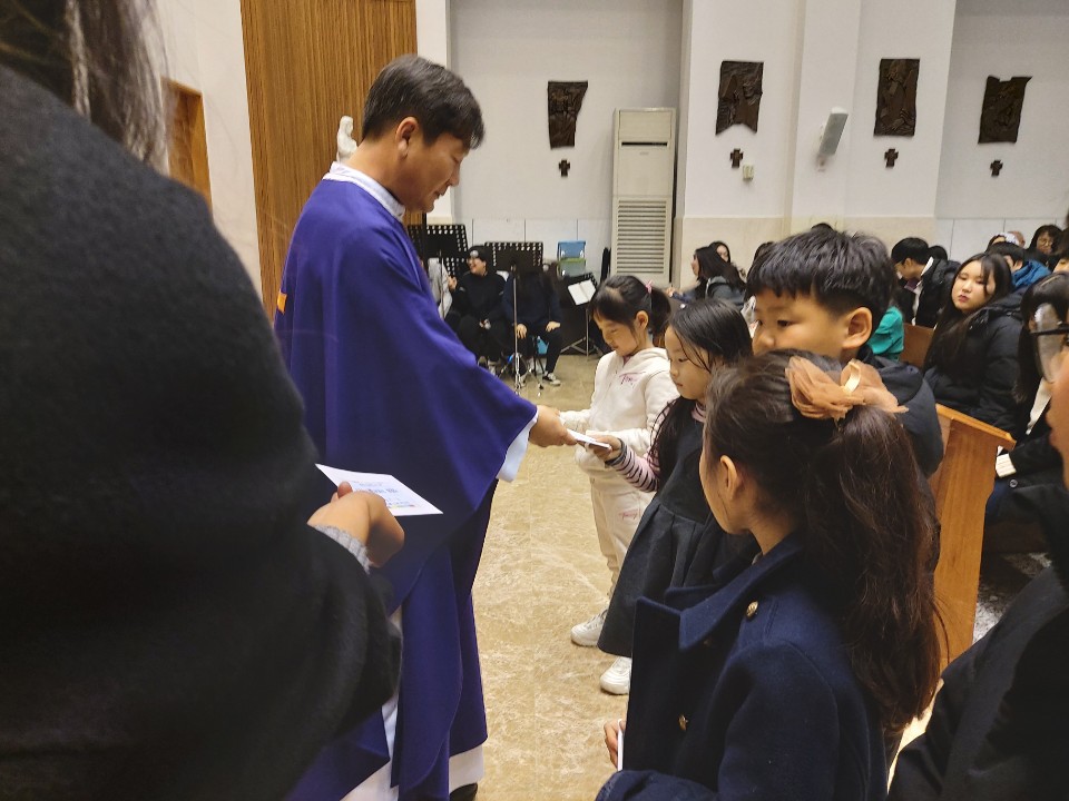 2019-12-21 주일학교 초등부 시상식 (1).jpg