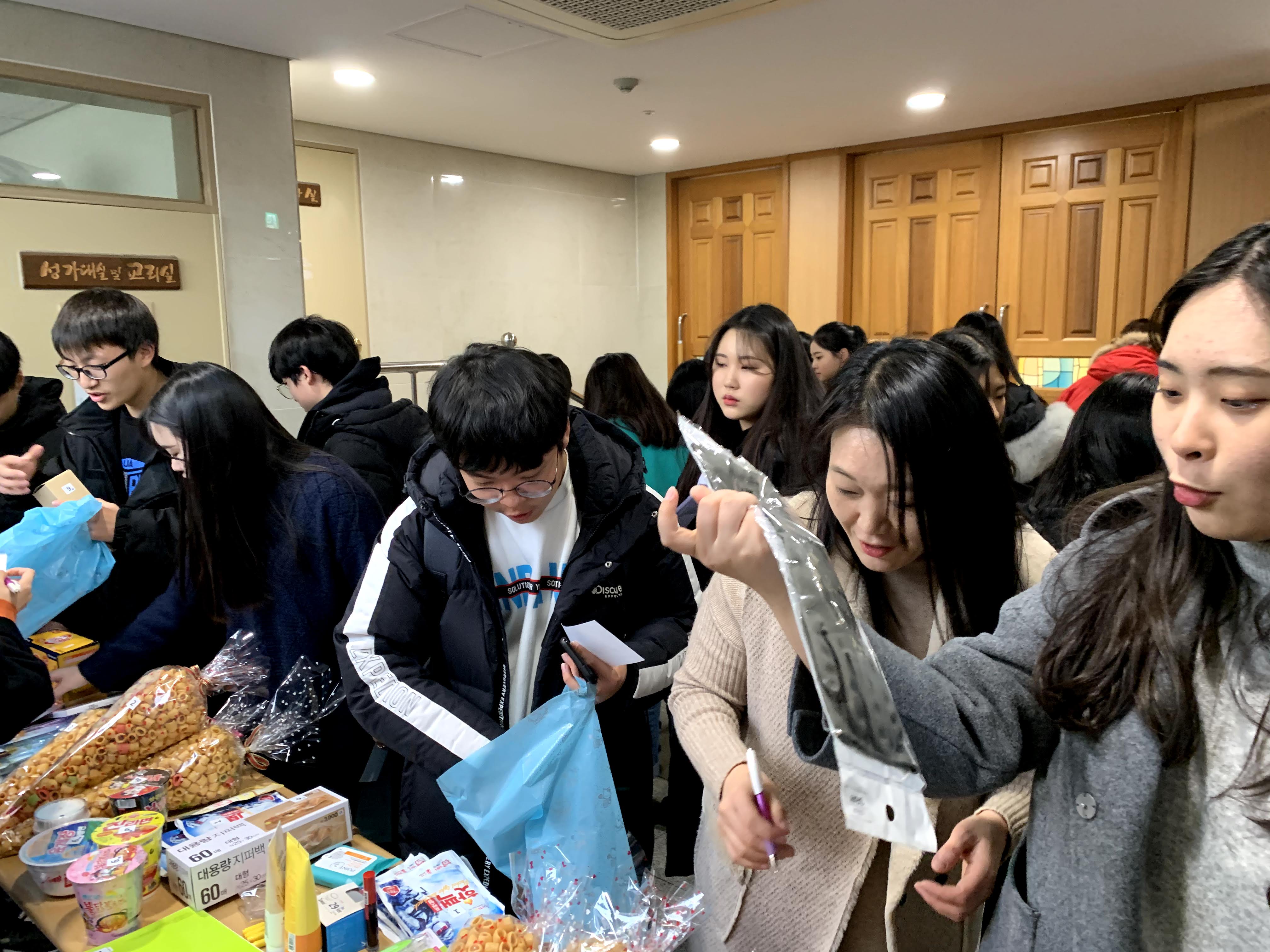 2019-12-21 주일학교 은총시장 (9).jpg