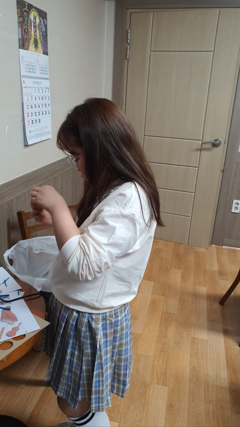 1746098134734-14.jpg