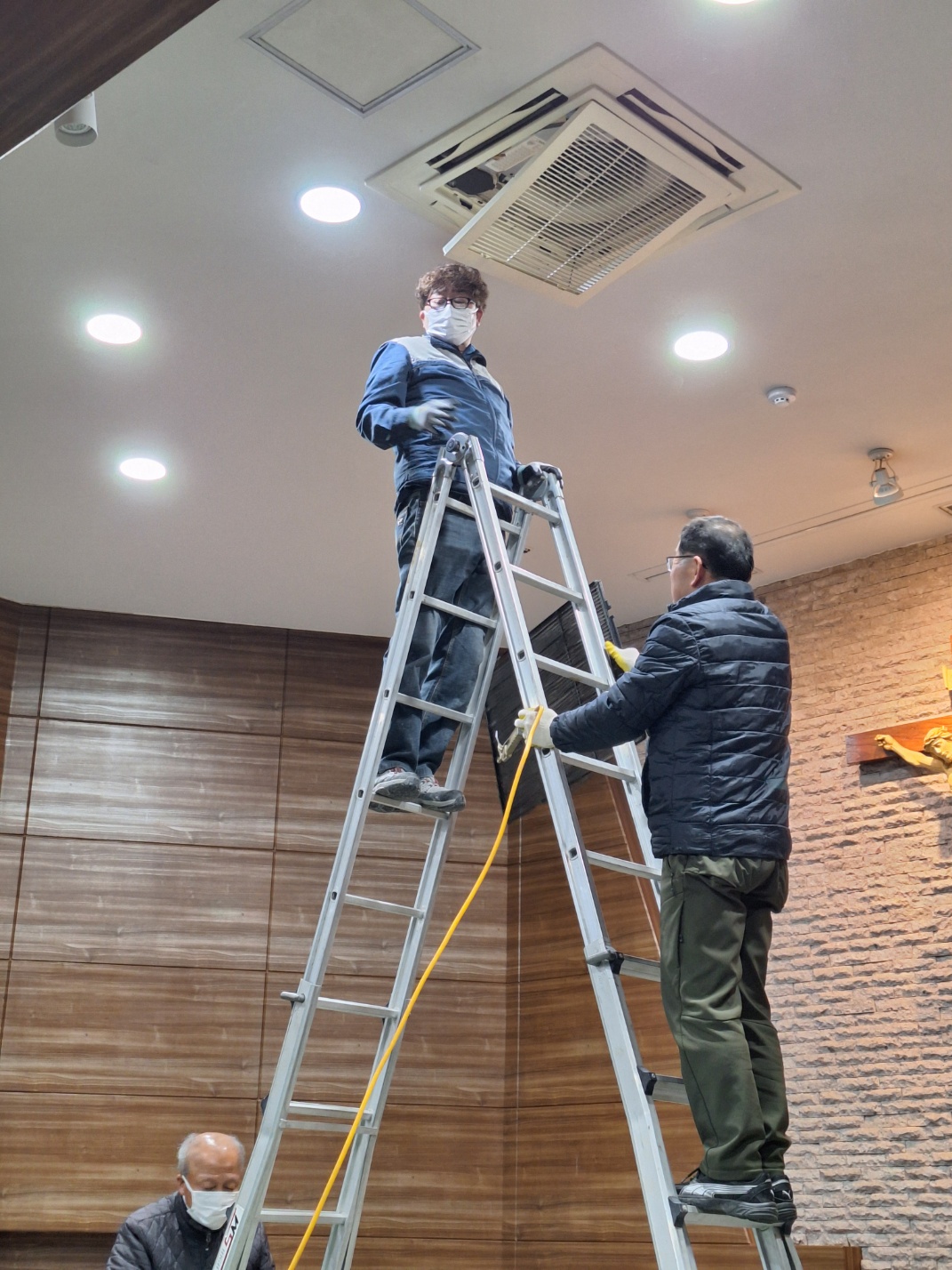 1740823305156-10.jpg