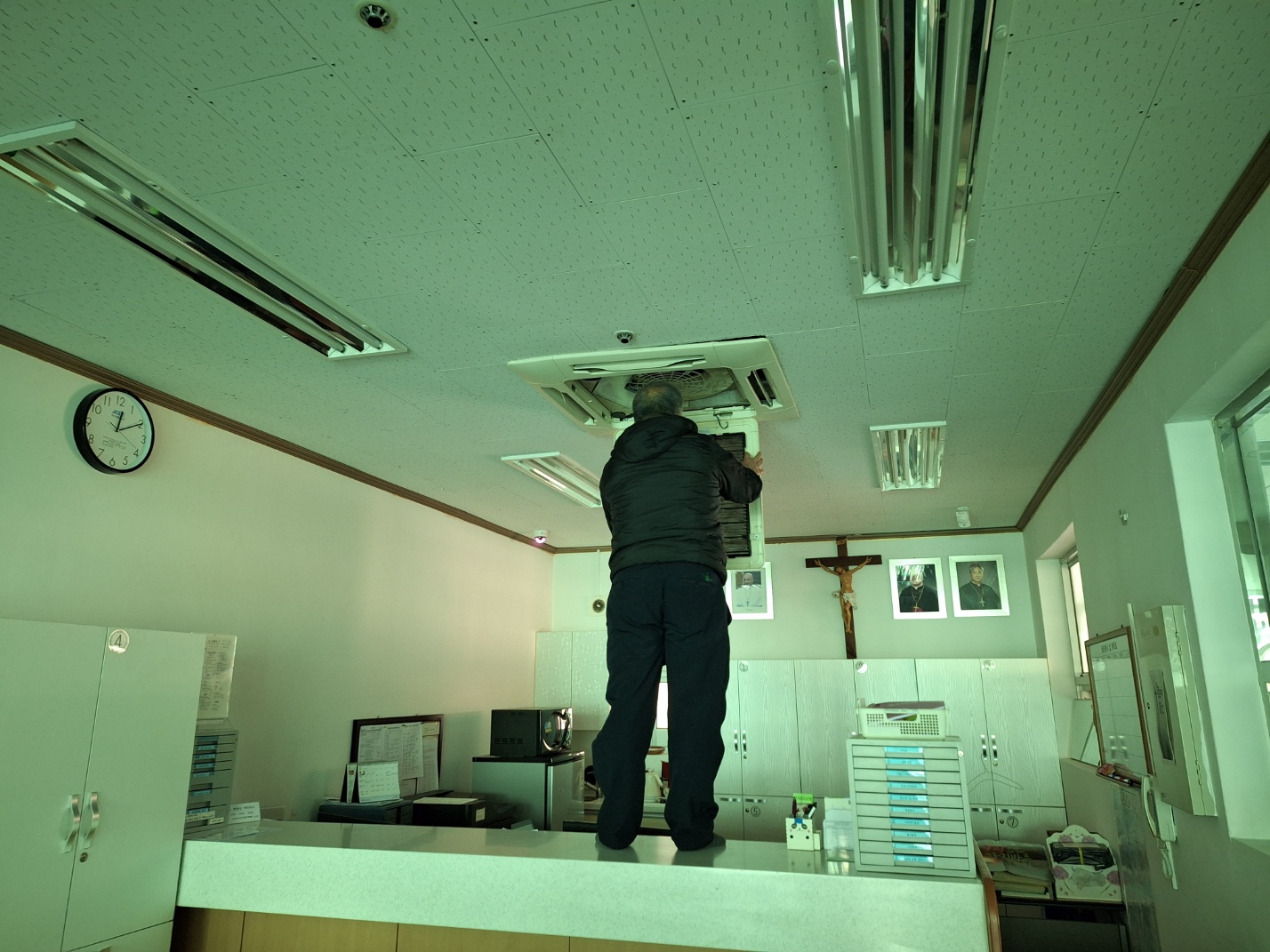1740823305156-15.jpg