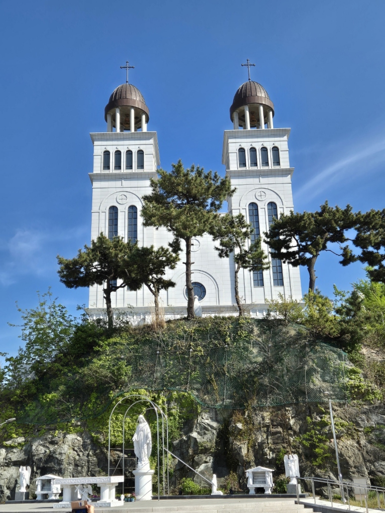 1746016732842-15.jpg