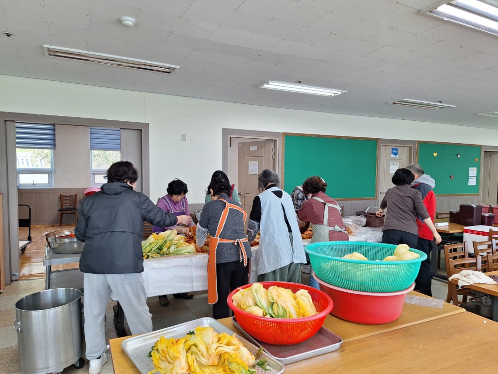 1733027162506-10.jpg