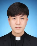 김진호 바오로 신부님 증명사진.PNG