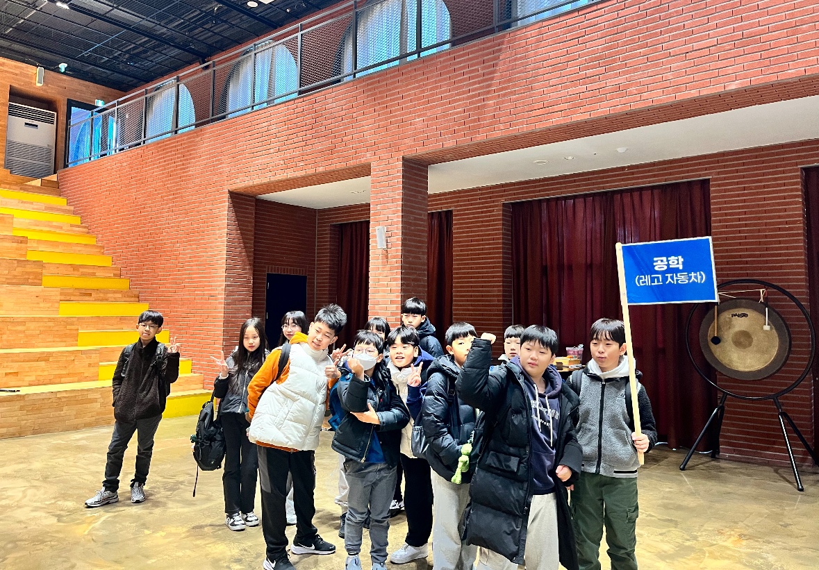 KakaoTalk_20241211_222159527_04.jpg