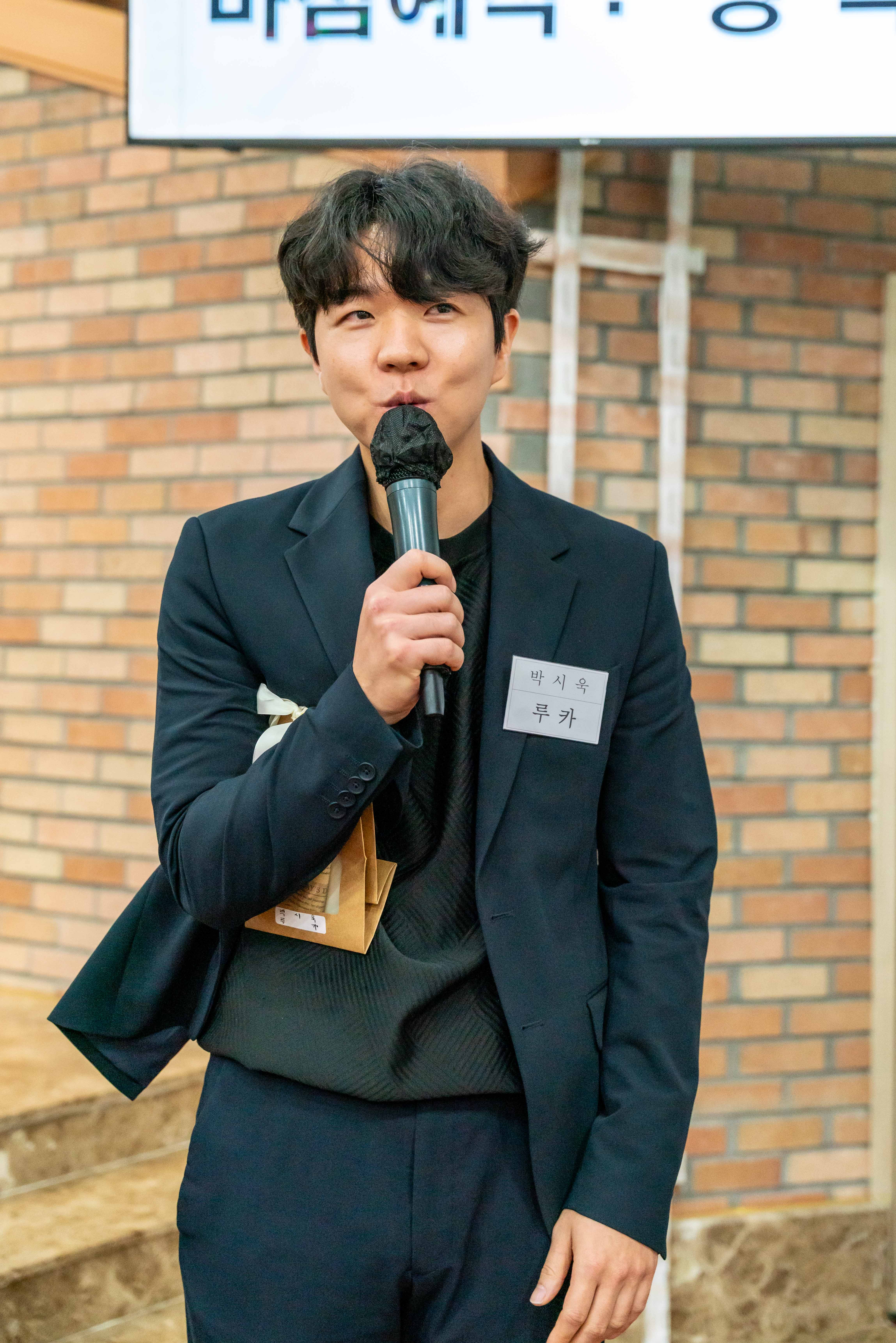 LEE02985.jpg