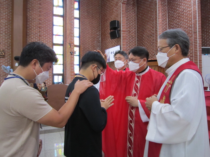 [꾸미기]5. 20210919_견진성사 견진 성사 예식(축성성유도유) (25).JPG