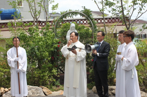 6월 2일 성모 동산 축복식.jpg