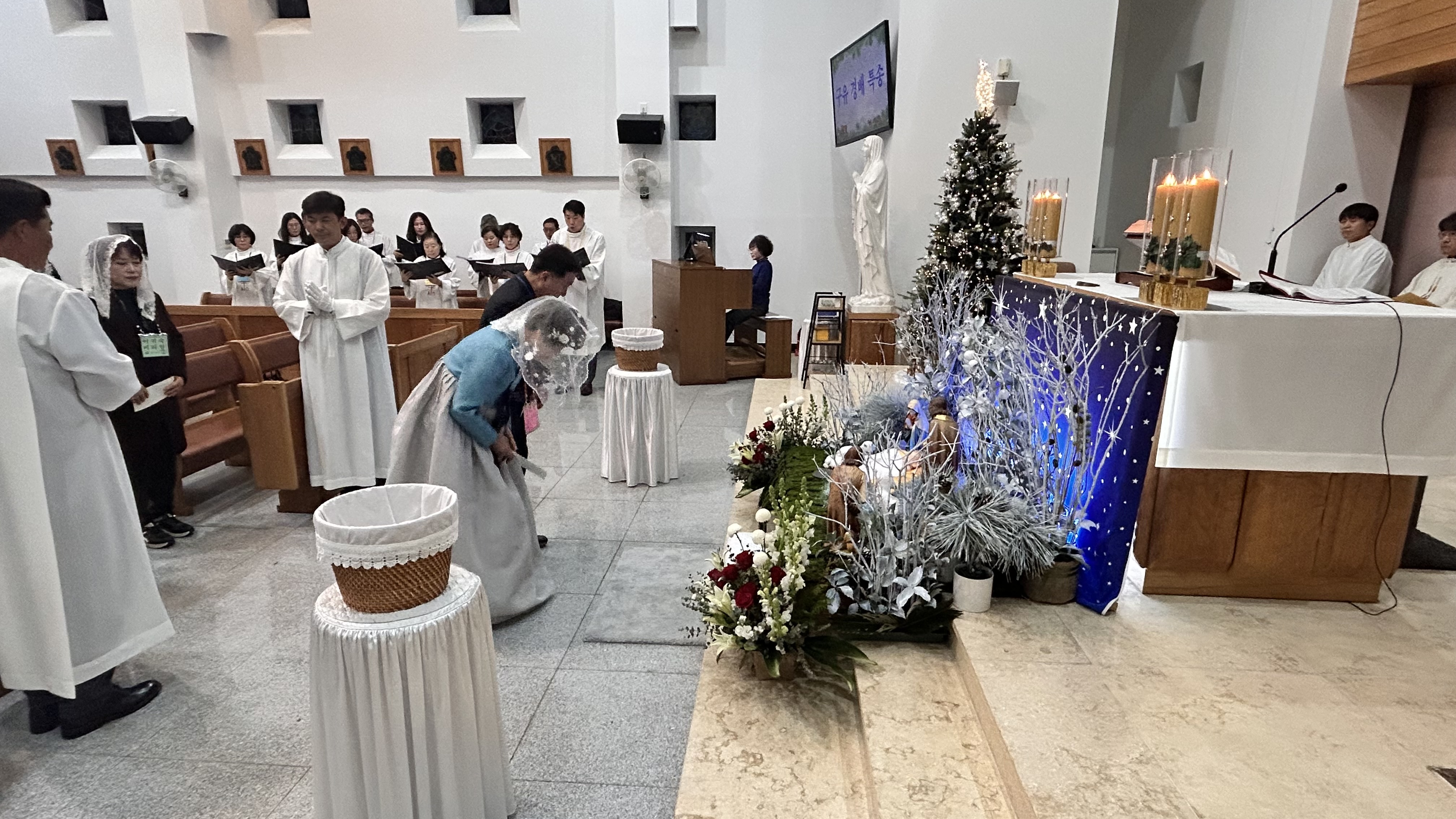 20241224-성찬 대축일 밤 미사 (15).jpg