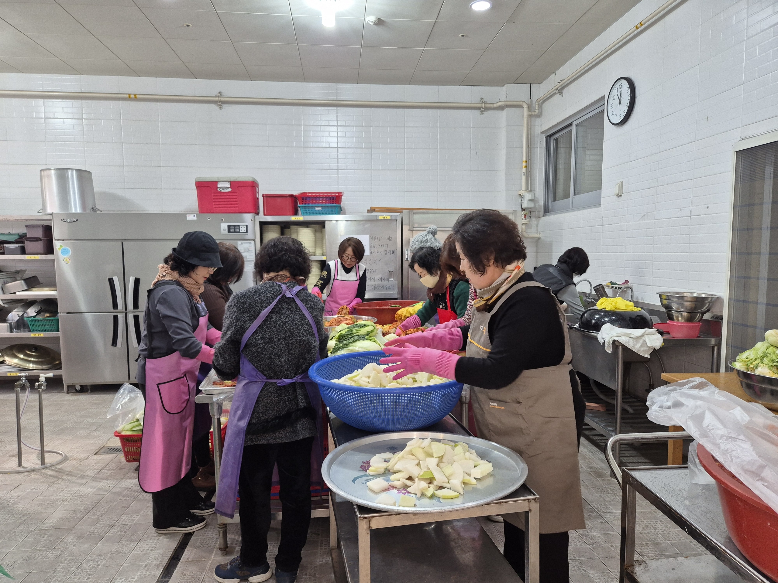 20251206-연지성당 김장하는 날 (7).JPG