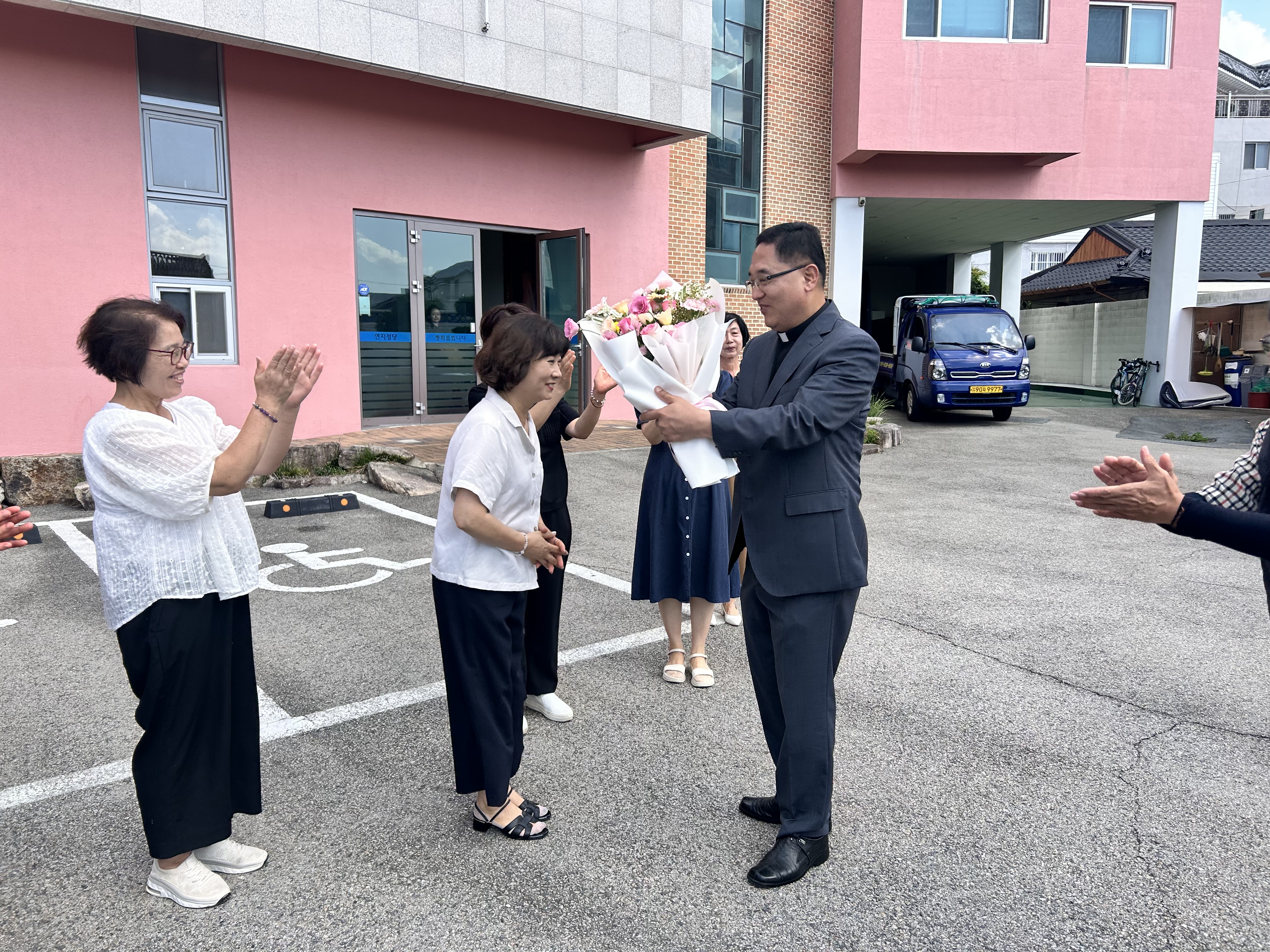 20250821-경훈모 알렉시오 신부님 환영식 (9).jpg