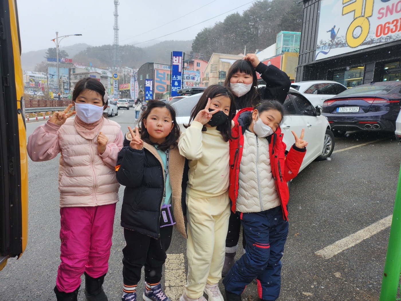 20230128-주일학교 스키장 캠프 (4).JPG