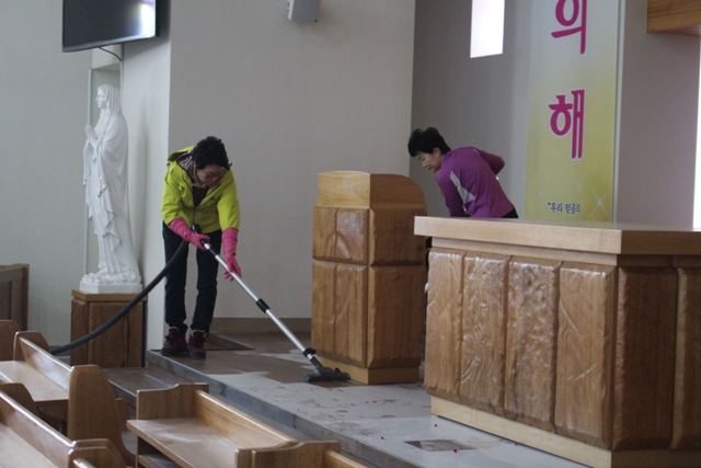 20180324-부활맞이 본당대청소 (3).JPG