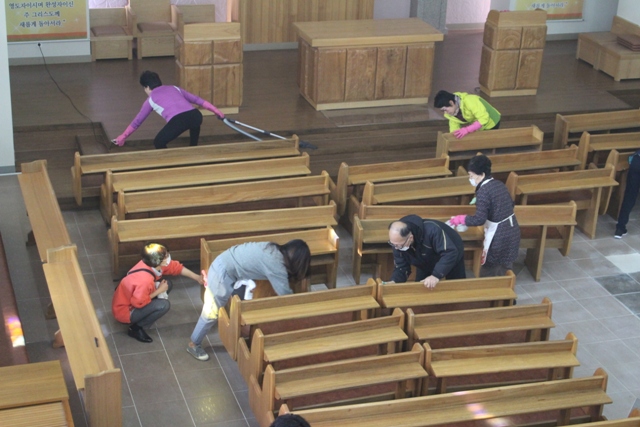 20180324-부활맞이 본당대청소 (7).JPG