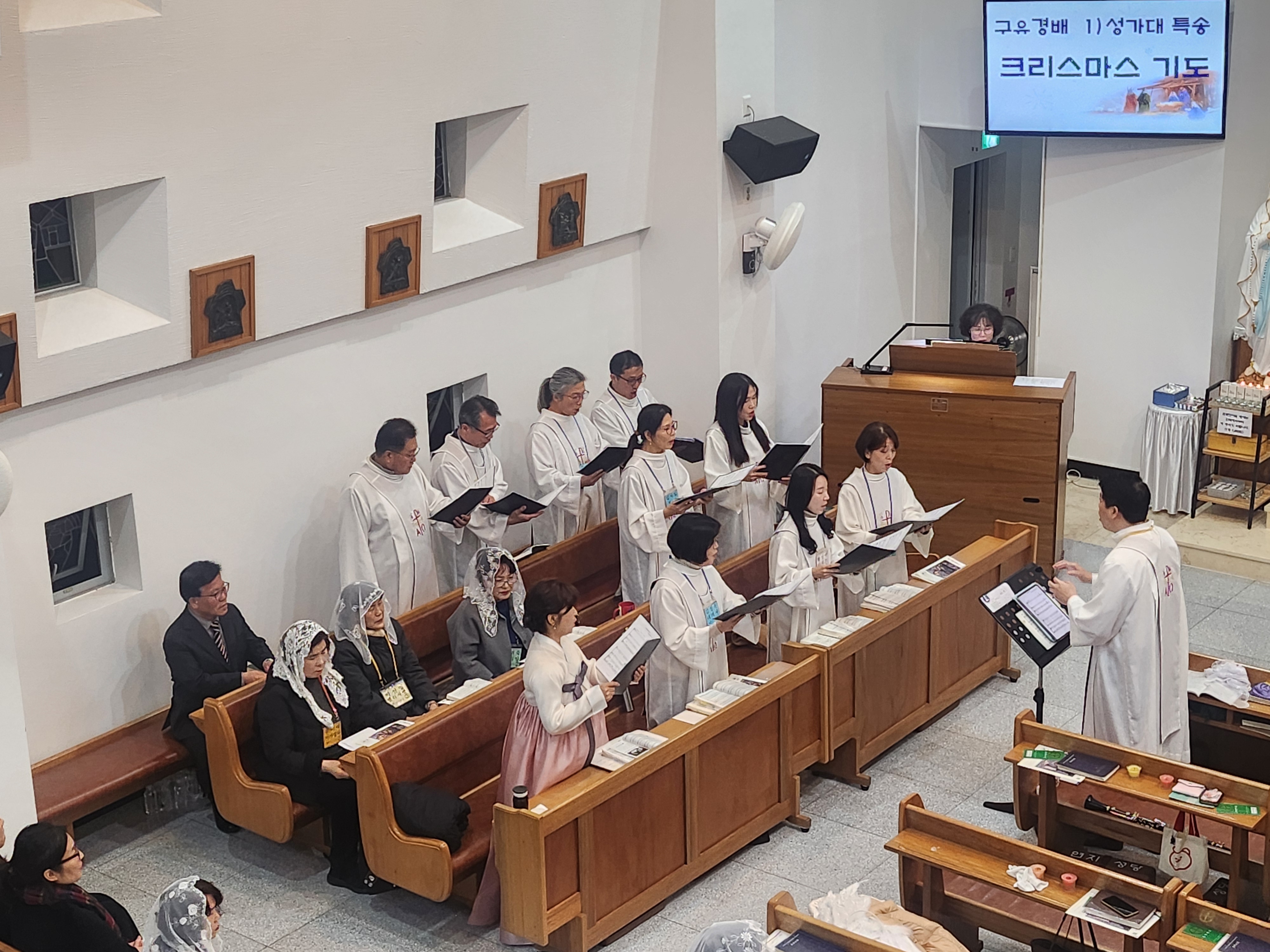 20251224-주님 성탄 대축일 밤 미사 (11).JPG