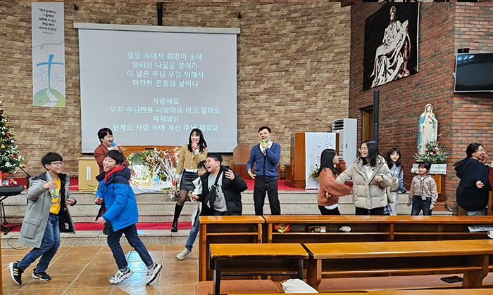 2024-12-25 생활성가 공연.jpg