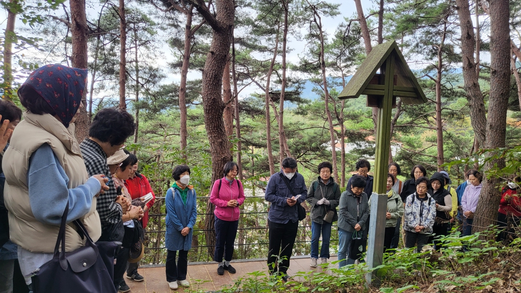 2025년10월24일-구역분과청도솔숲마을8십자가의길.jpg