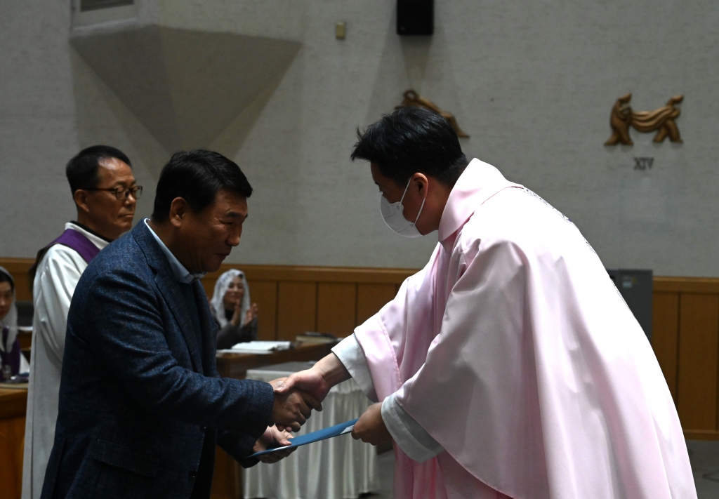 2024년12월15일-감사장수여식부회장님1.JPG