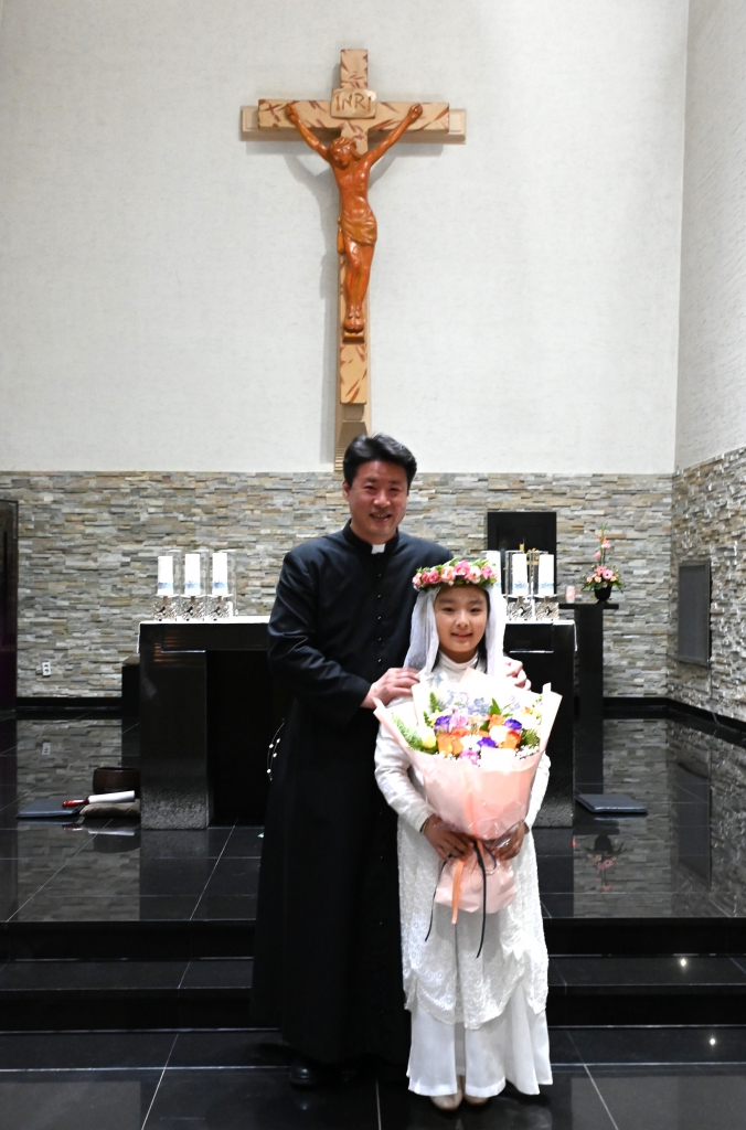 2025년11월22일-첫영성체신부님-차사랑.JPG