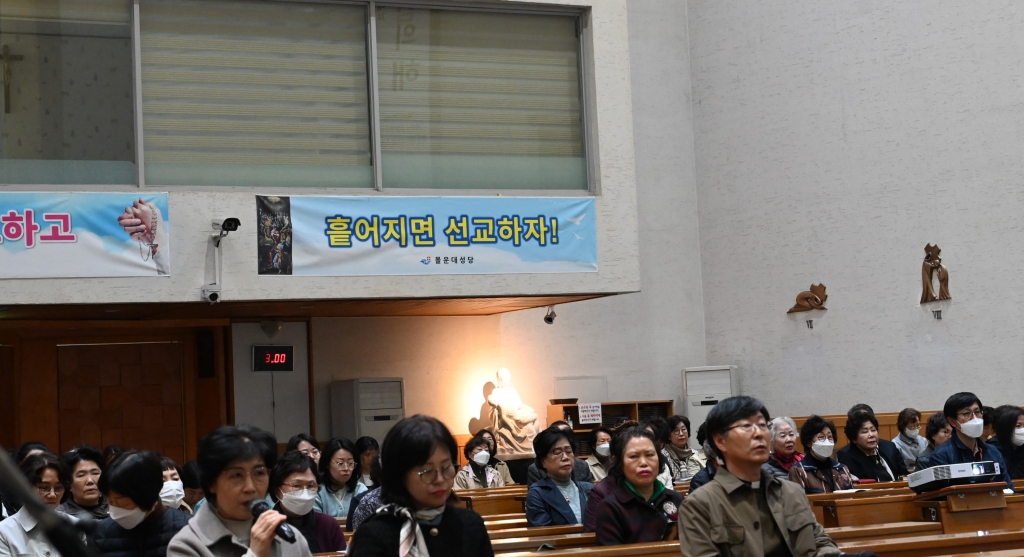 2025년 4월 6일-사순특강3시기도3.JPG