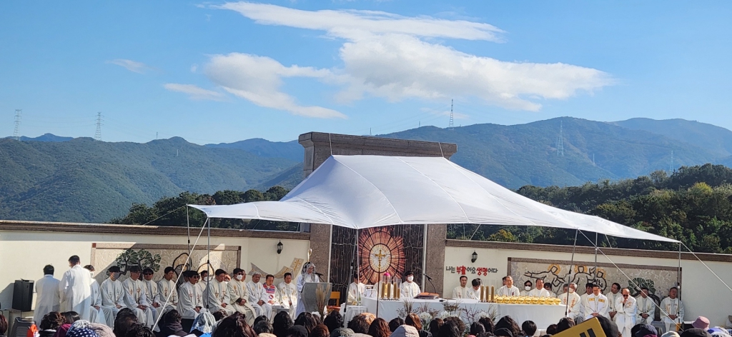 2025년11월3일-하늘공원 위령의날미사1.jpg