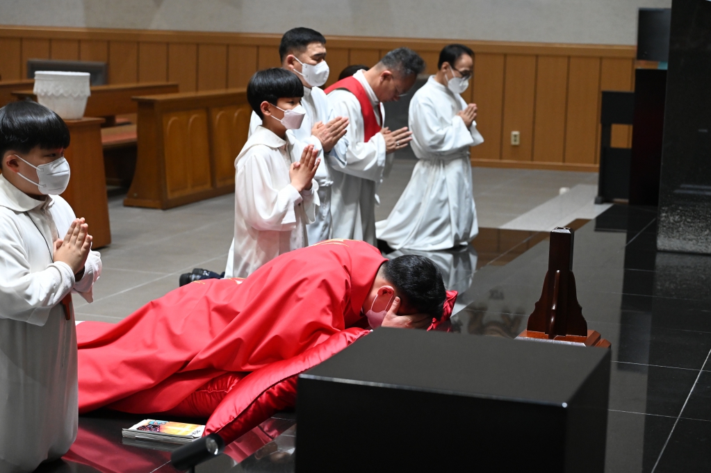 2025년 4월18일-성금요일입장.JPG
