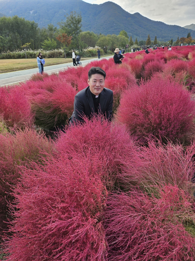 2025년11월3일-연도회황산공원신부님2.jpg