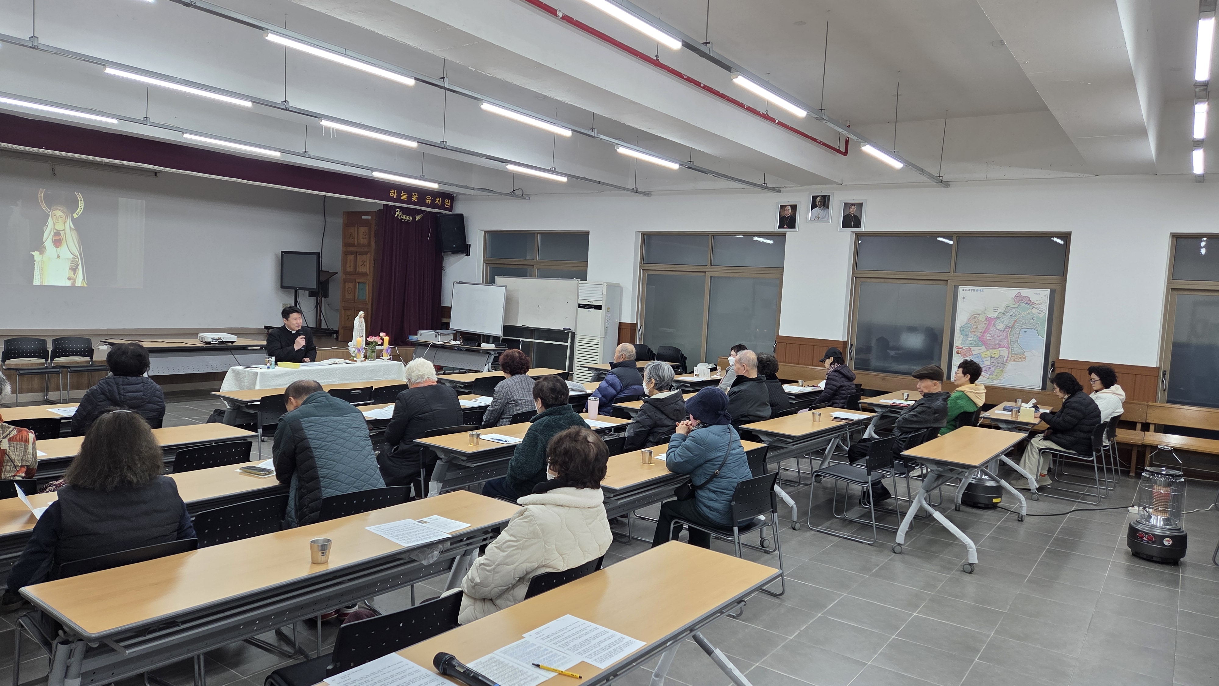 2025년11월29일-성심대신부님강의3.jpg