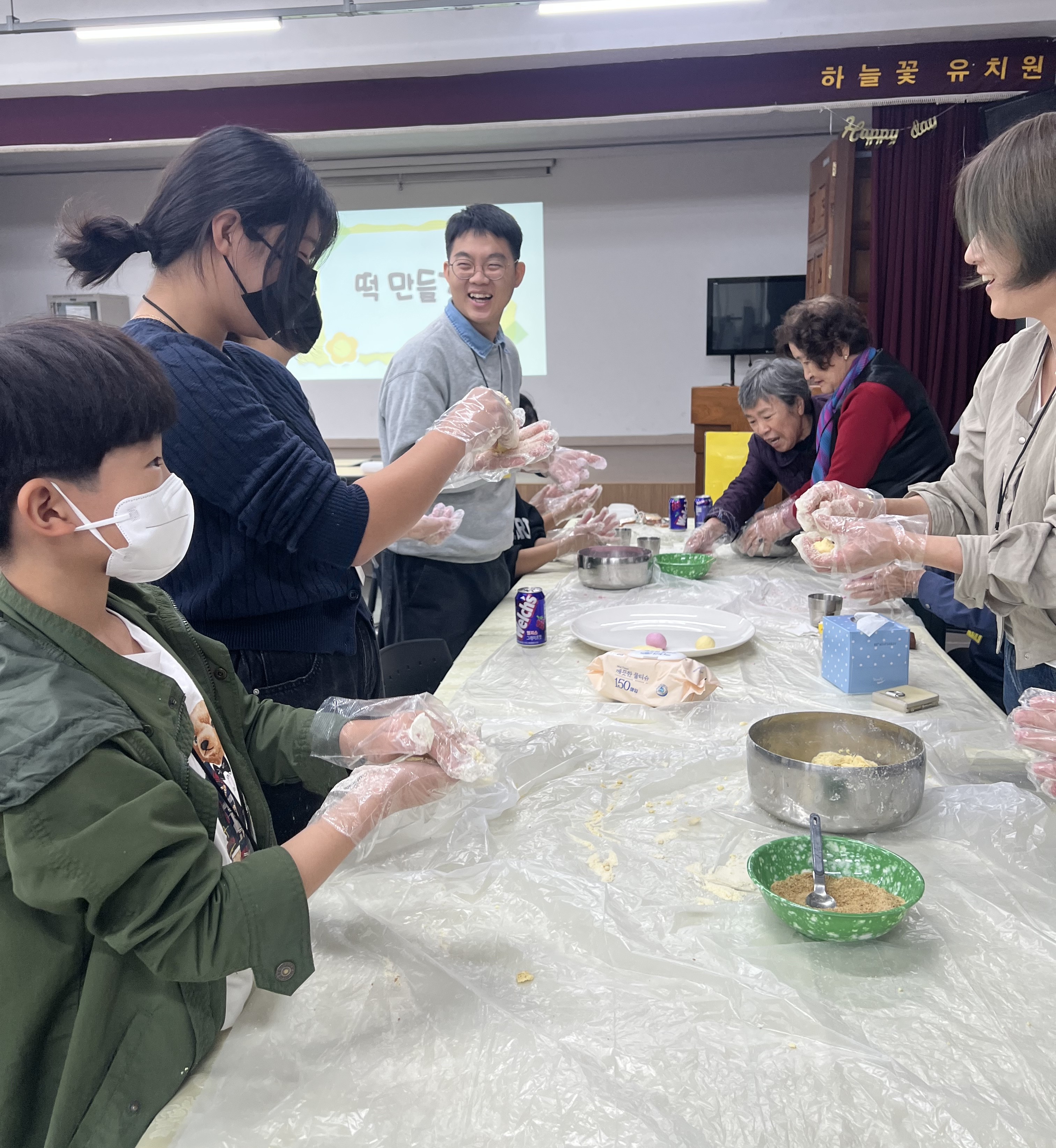 2025년11월1일-성심대자매결연떡만들기3.jpg