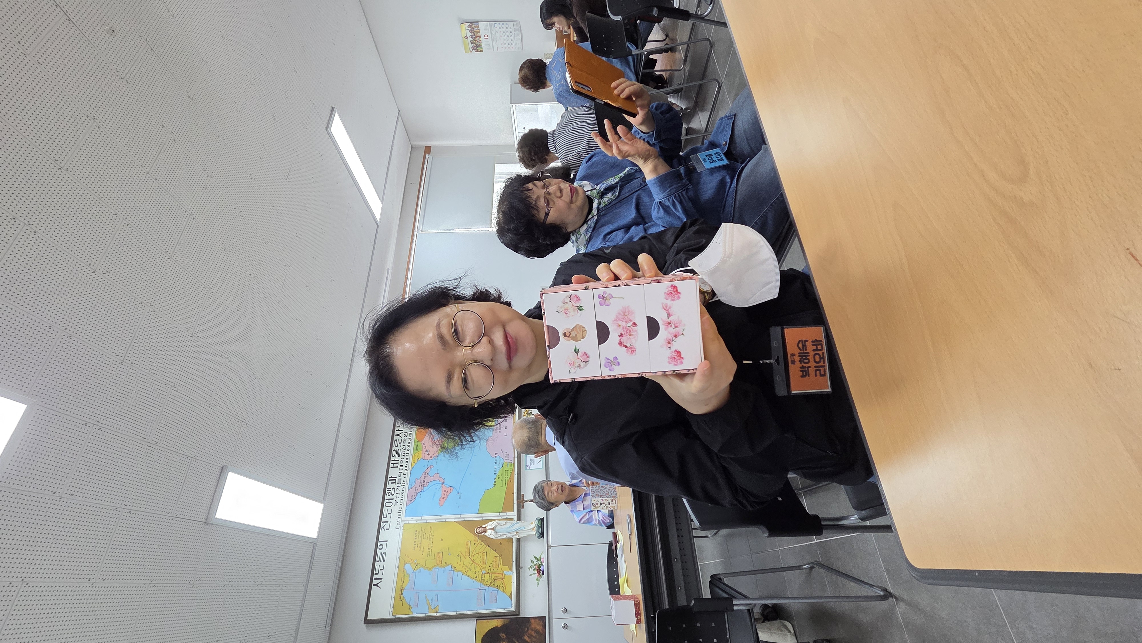 2025년10월11일-성심대묵주함만들기1.jpg