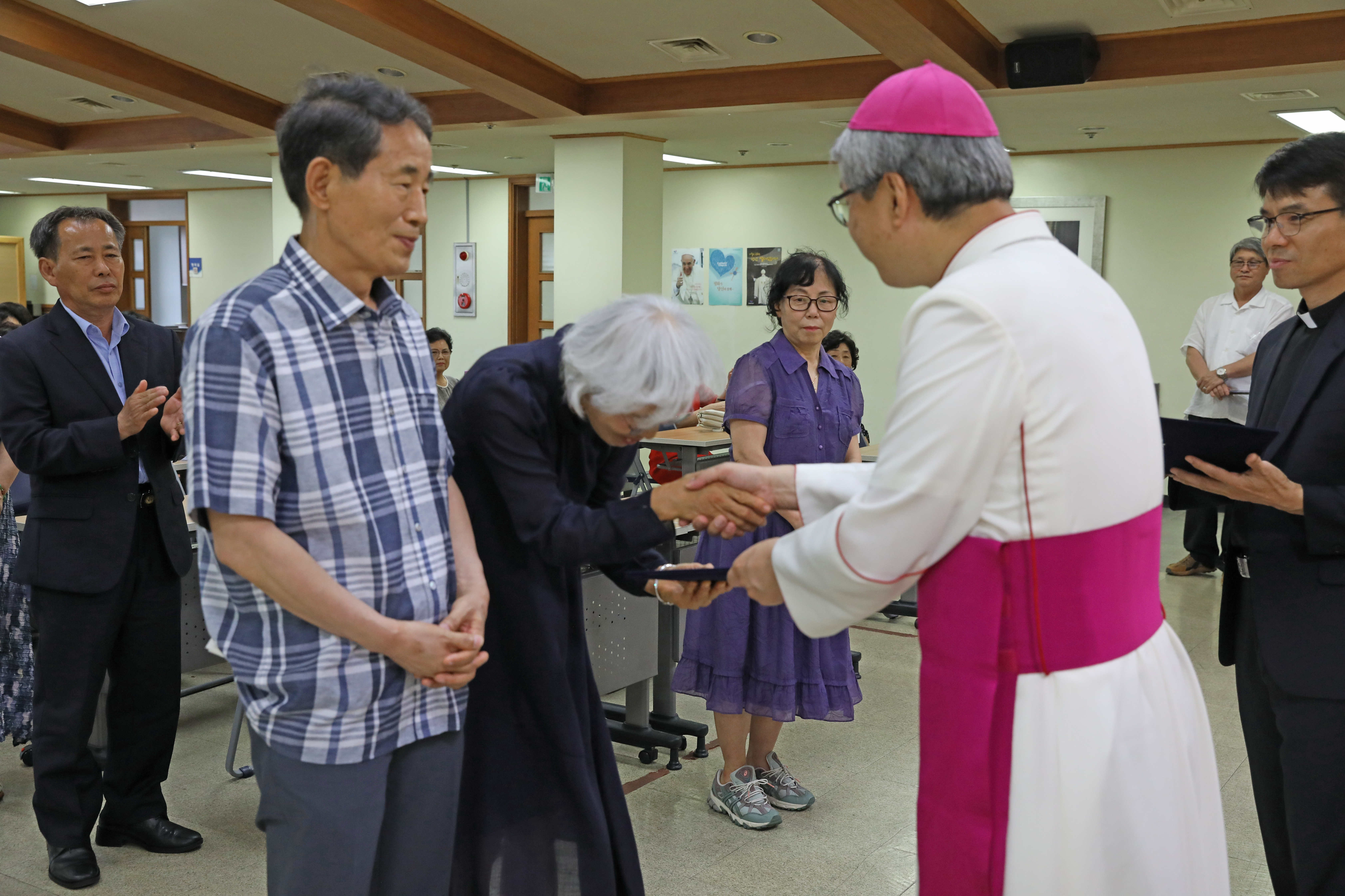 20230713전국성지순례완주자축복장수여식075.jpg