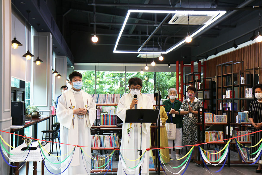 본당/기관/단체 소식 - [장유대청성당] 엘리베이터 및 북카페 축복식 20.07.12 천주교부산교구