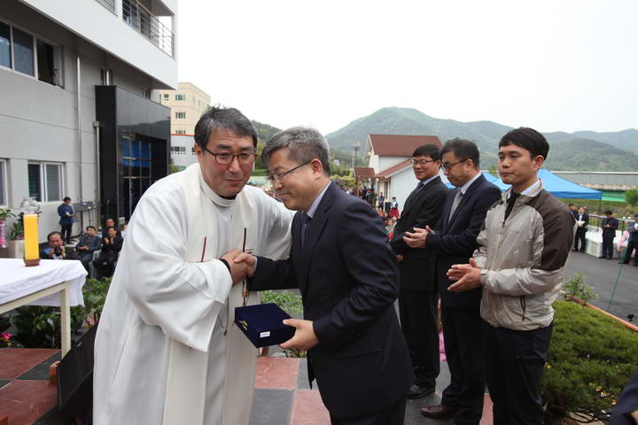 20160428오순절평화의마을희망의집축복식205_resize.JPG