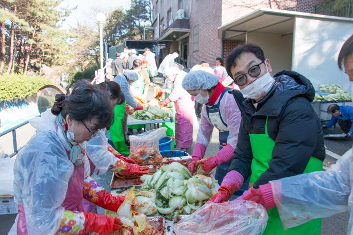 20161203사랑의김장나누기축제090_resize.jpg