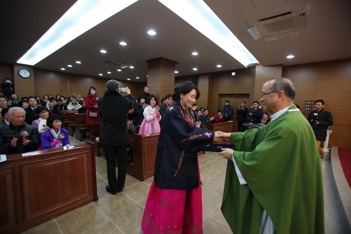 20160124부산가톨릭대학교신학원졸업식184_resize.JPG
