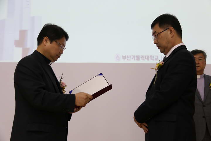 20161006부산가톨릭대학교ck선포식014_resize.JPG