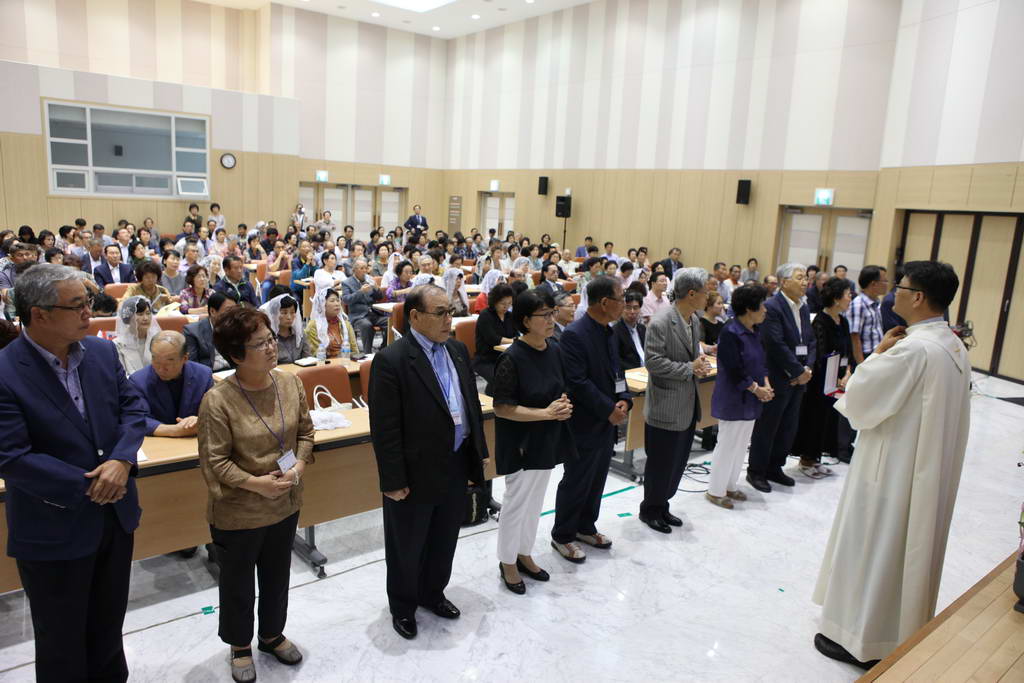 성빈첸시오 아바오로회 50주년 기념 시상식1.jpg