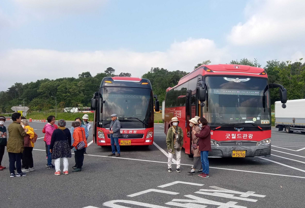 사진 갤러리 - 노인대봄소풍 사직성당
