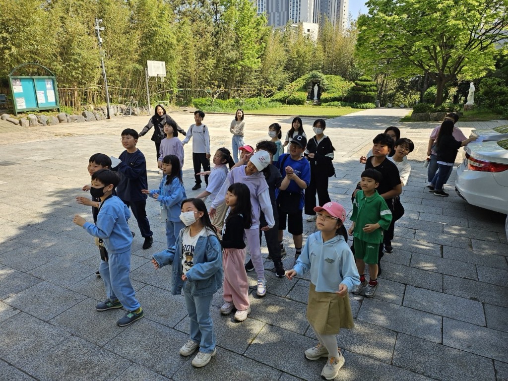주일학교 앨범 - 240427 주일학교 플로킹 및 영화관람 사진 성바오로성당