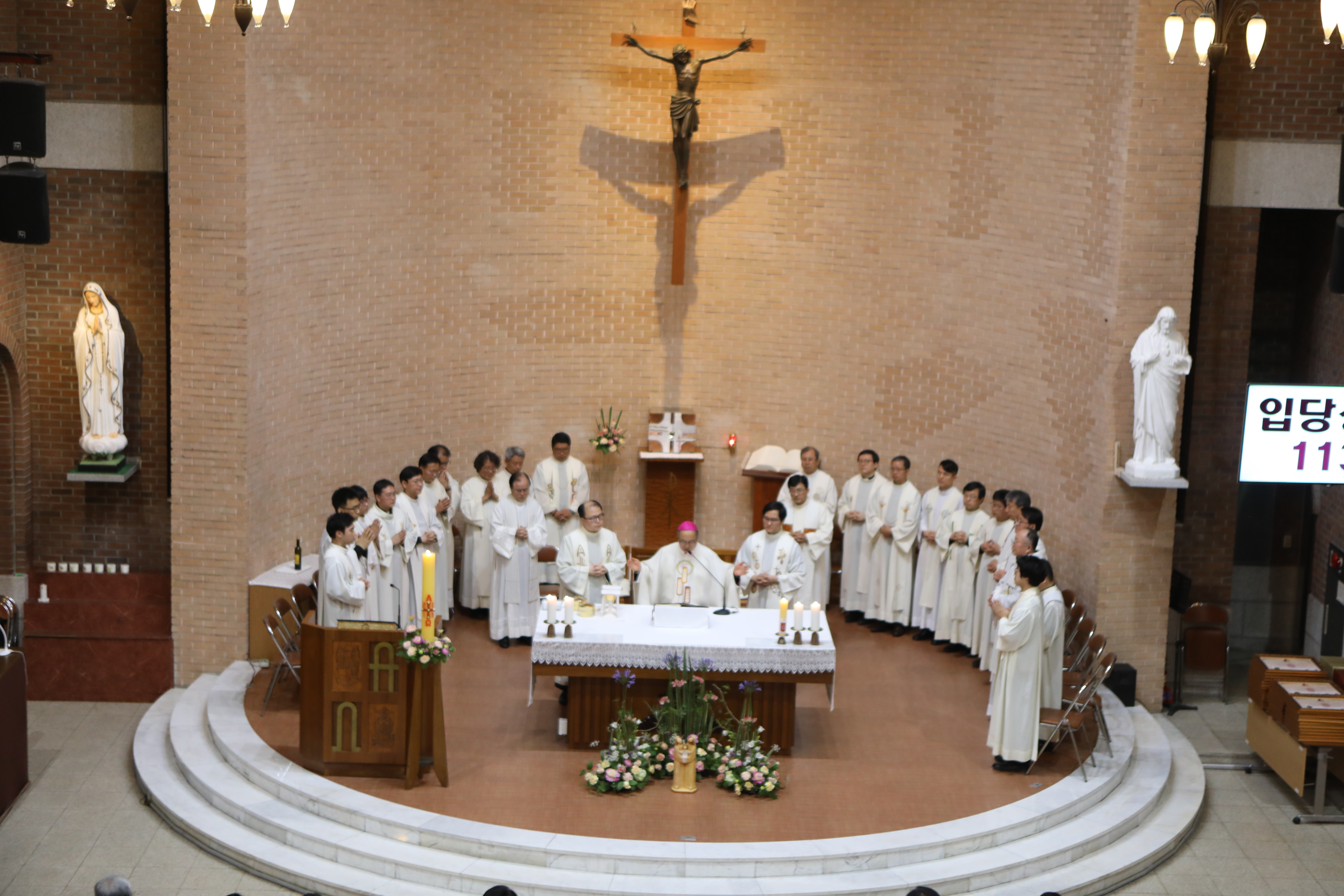 20190510성가정축복미사053.JPG