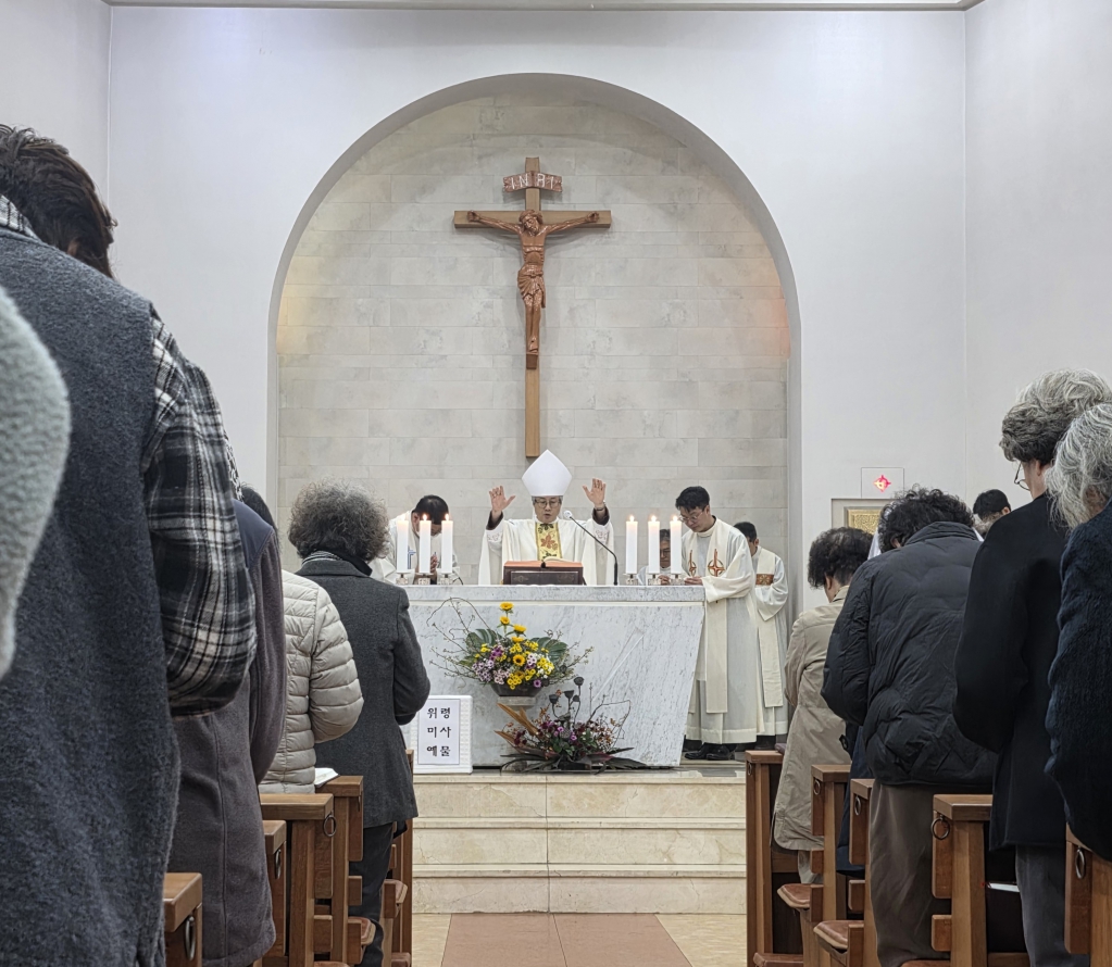 20251103용호성당위령의날073-1.jpg
