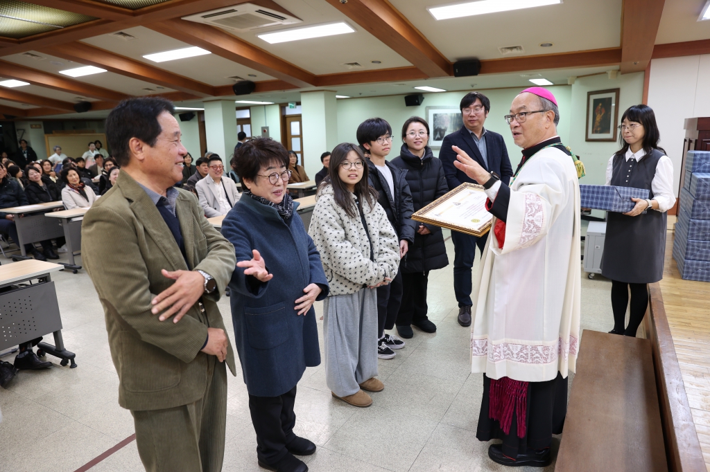 20251212교구청성가정축복식032.JPG
