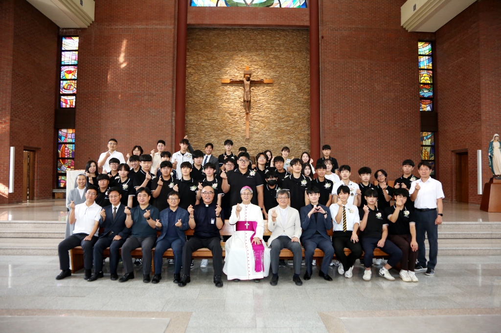 20240913학교법인성모학원합동견진성사018.jpg