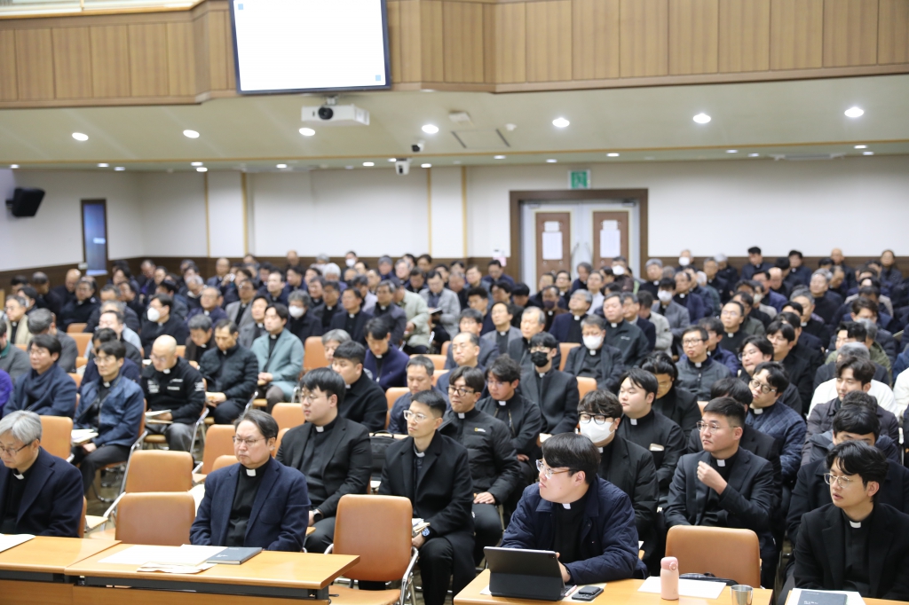 20251125교구사목안내를위한사제전체모임044.JPG