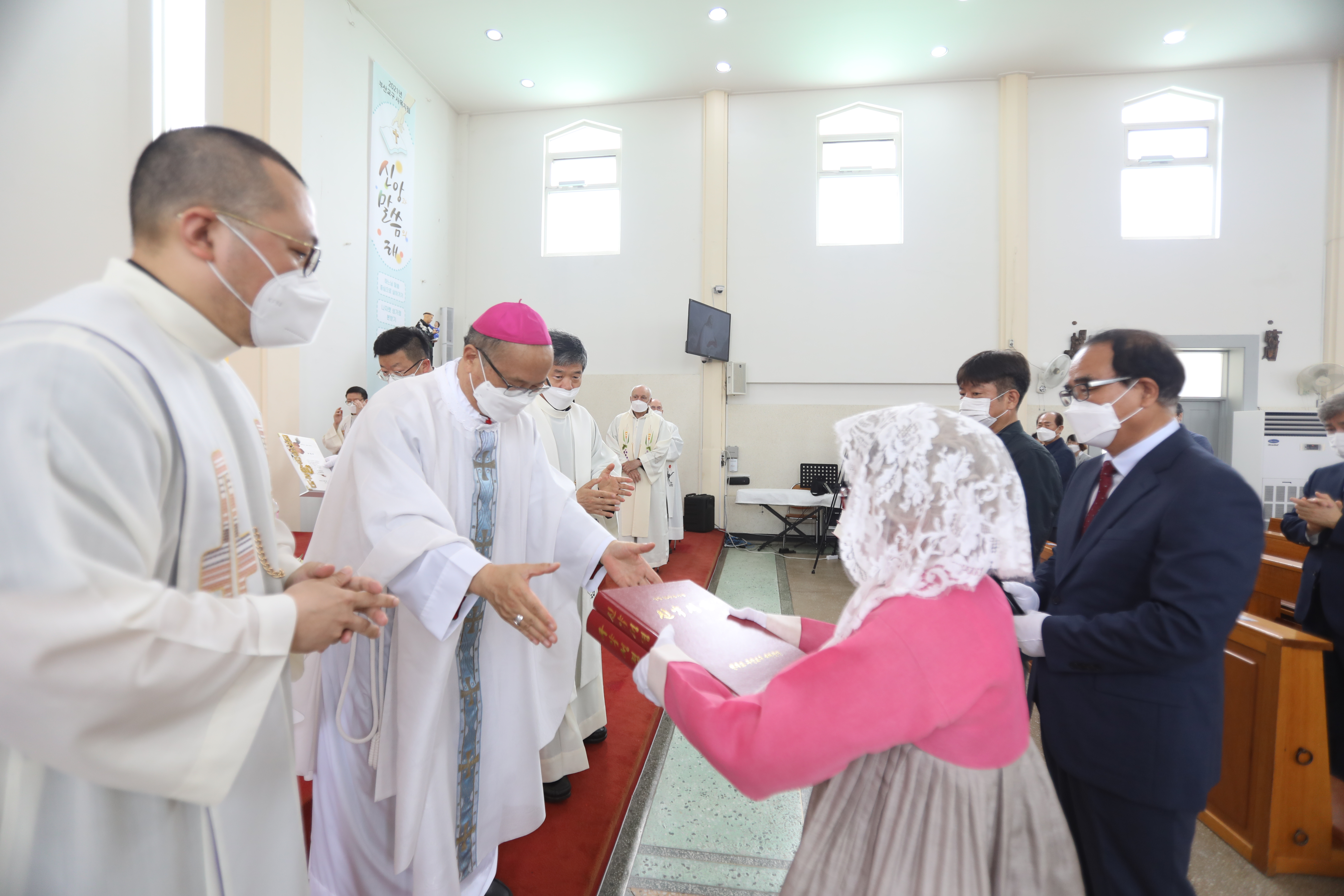 20210613대연성당설립60주년감사미사075.JPG