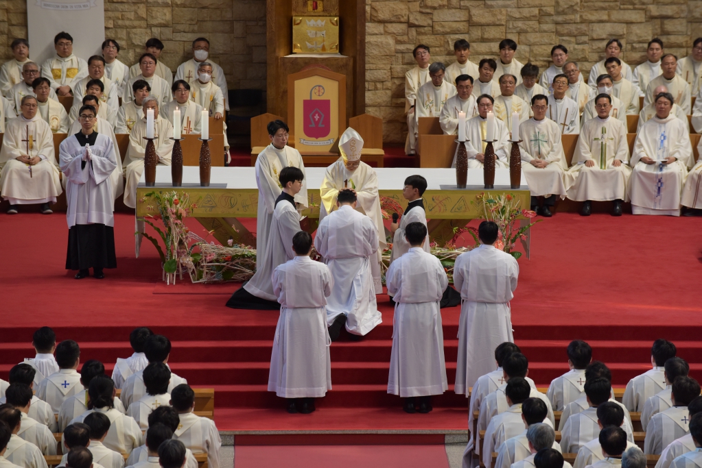 안수와 부제 서품기도.JPG