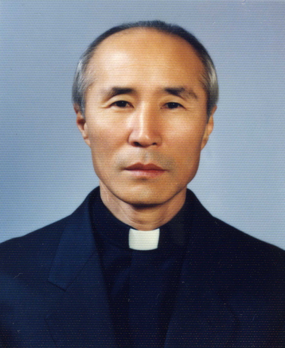 정인식 신부 사진
