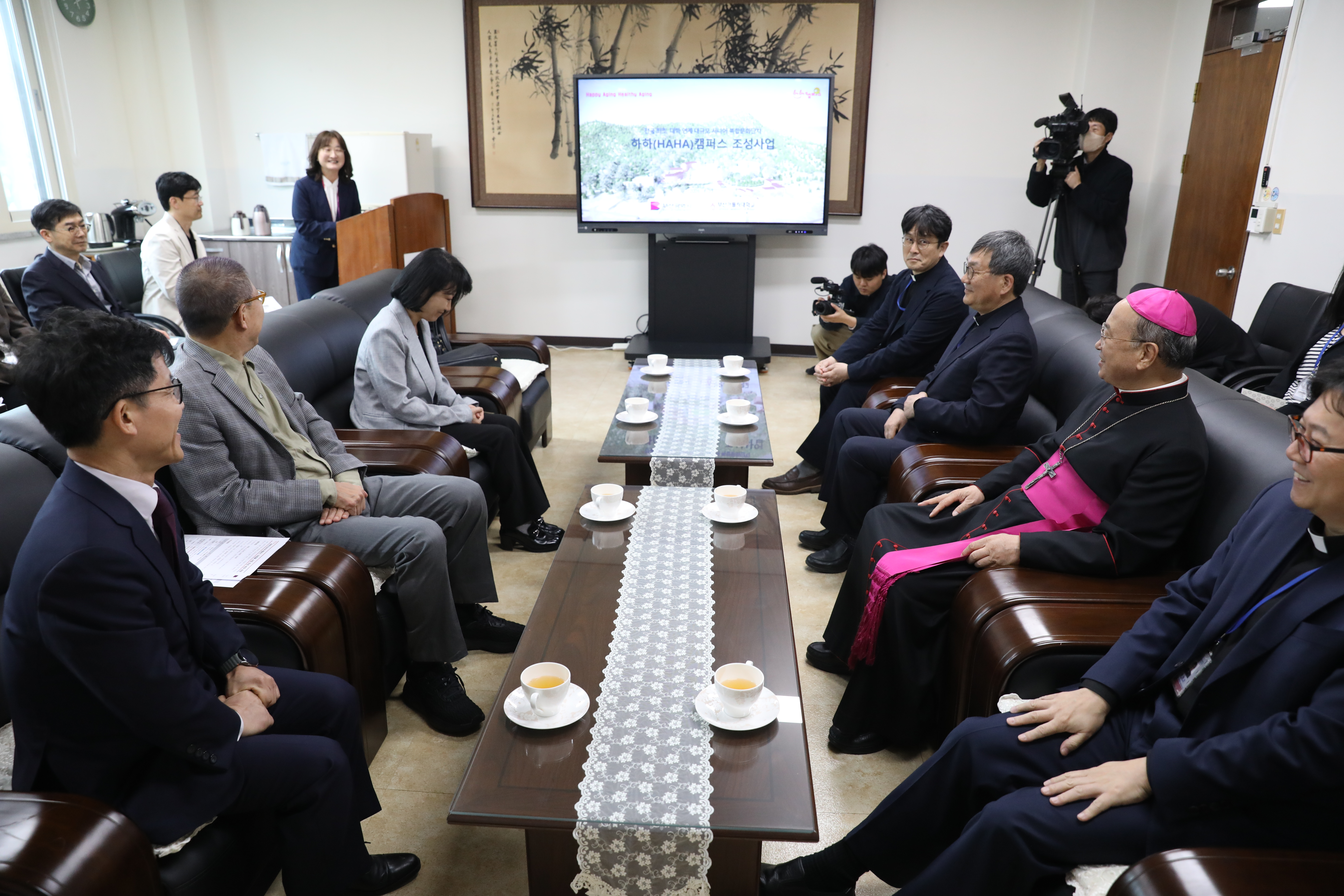 20260423부산가톨릭대학교하하캠퍼스교구장동정041.JPG